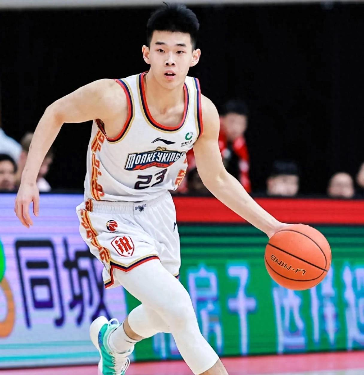 乐天堂-林崴31分同曦不敌广东李弘权26分上海胜四川(主角叫李弘的小说)
