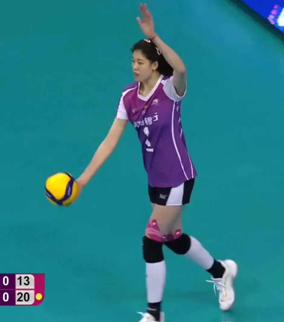 乐天堂-失误送1局咋赢球？女排1环节碾压日本攻防大腿是她(女排对战日本,裁判误判)