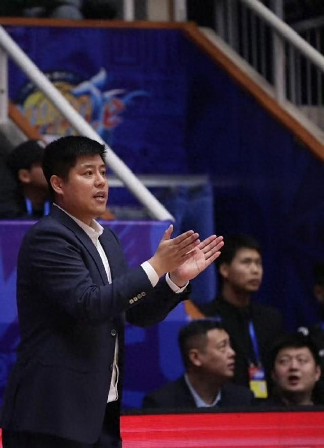 乐天堂-鹿岛鹿角防守体系调整，力求守住关键战局(鹿岛鹿角球员名单)