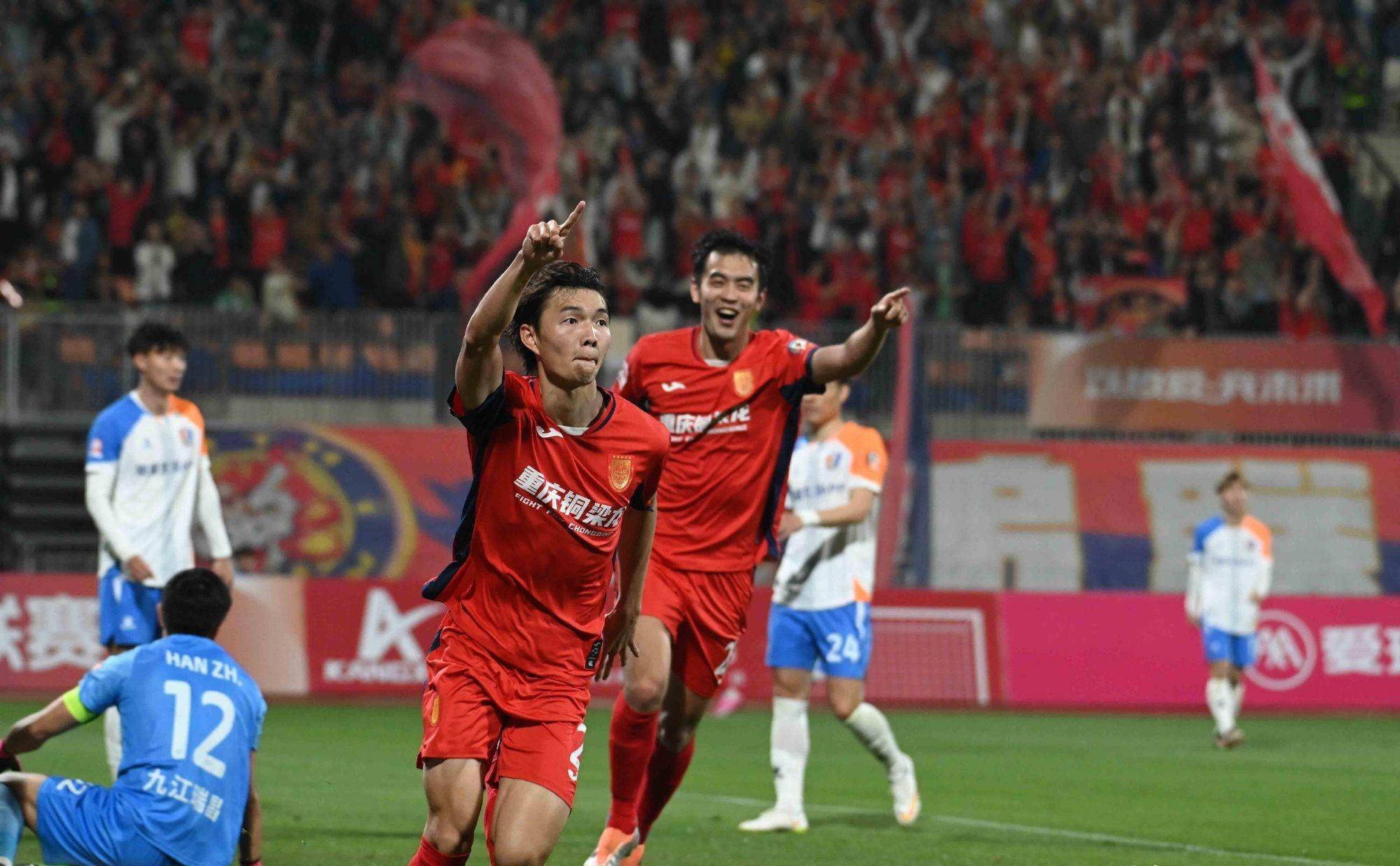 乐天堂-中甲第16轮杀疯了！广州豹0-2铁人1-0铜梁龙4-3绝杀，积分的简单介绍