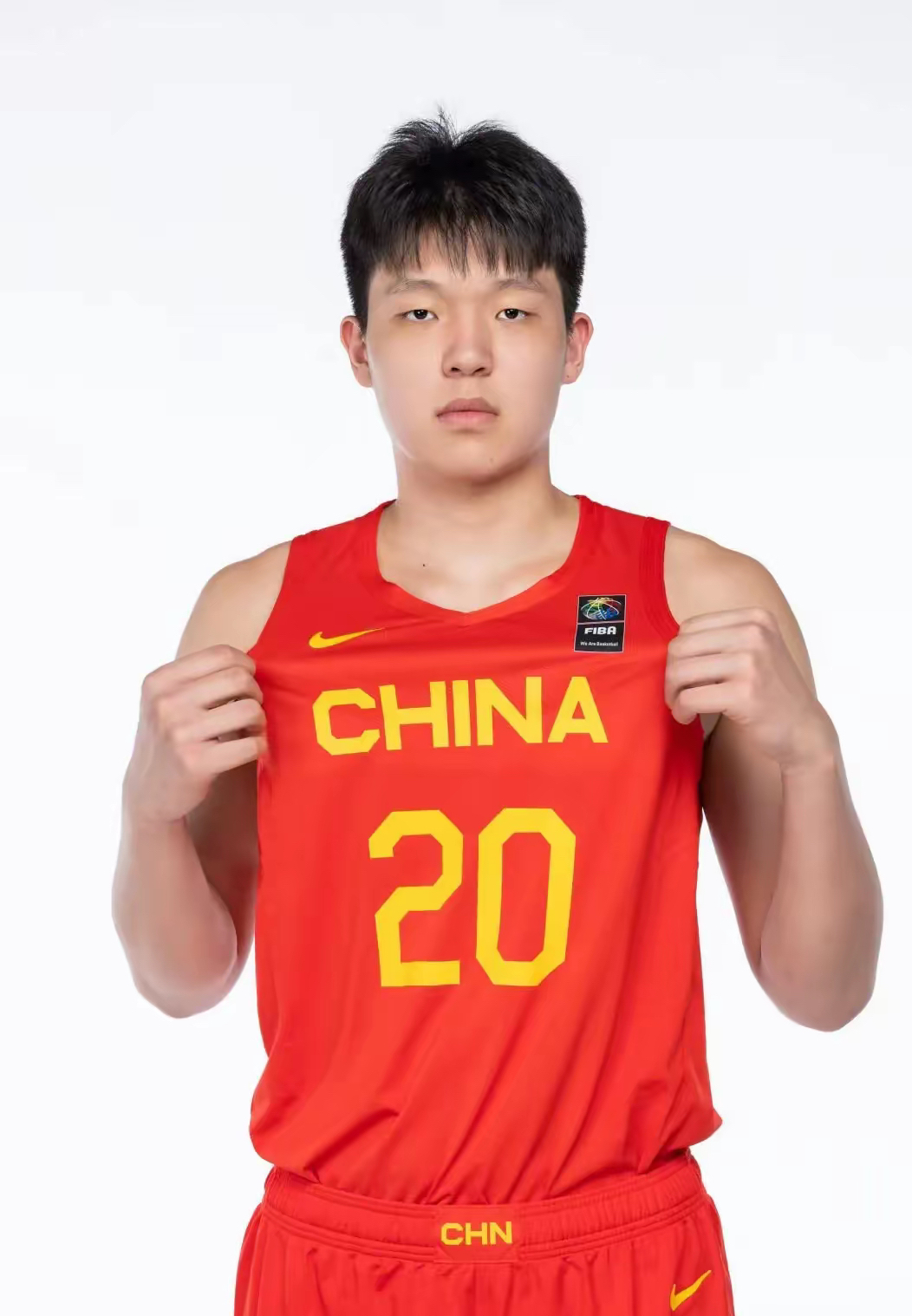 廖三宁17+6杨瀚森5中0中国男篮不敌马刺(廖三宁 篮球)