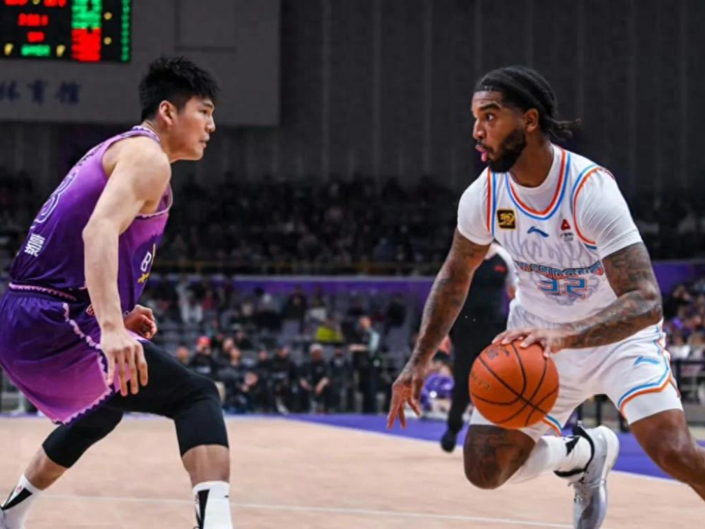 乐天堂-Apex英雄焦点战：幽魂战线对战曙光先锋，险胜过关，粉丝高呼其名的简单介绍
