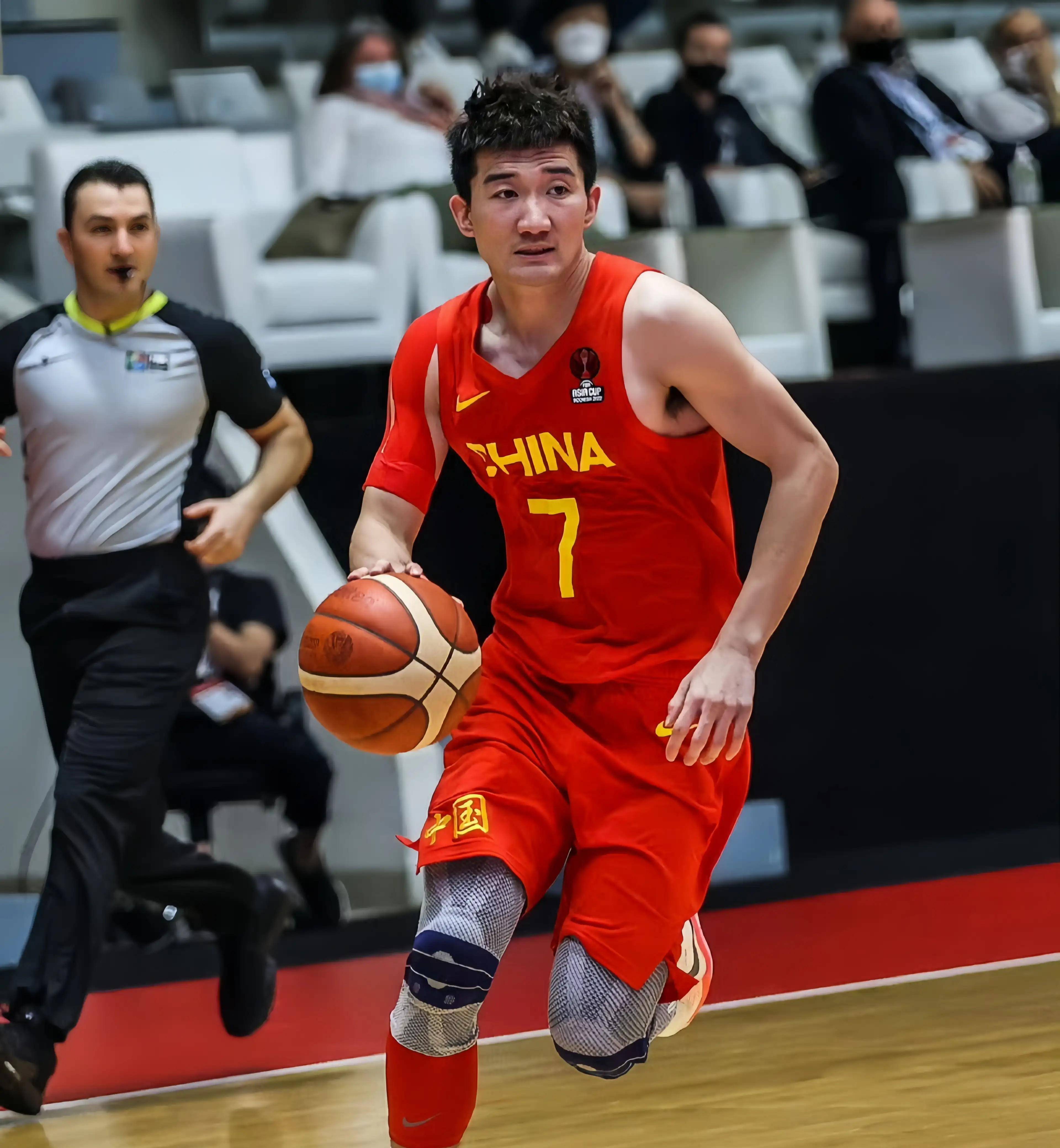 乐天堂-难绷！中国男篮出现23次失误全队只有9次助攻的简单介绍
